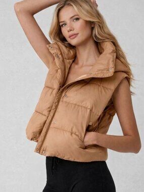 ALO Yoga Gold Rush Puffer Vest in Toasted Almond (S)